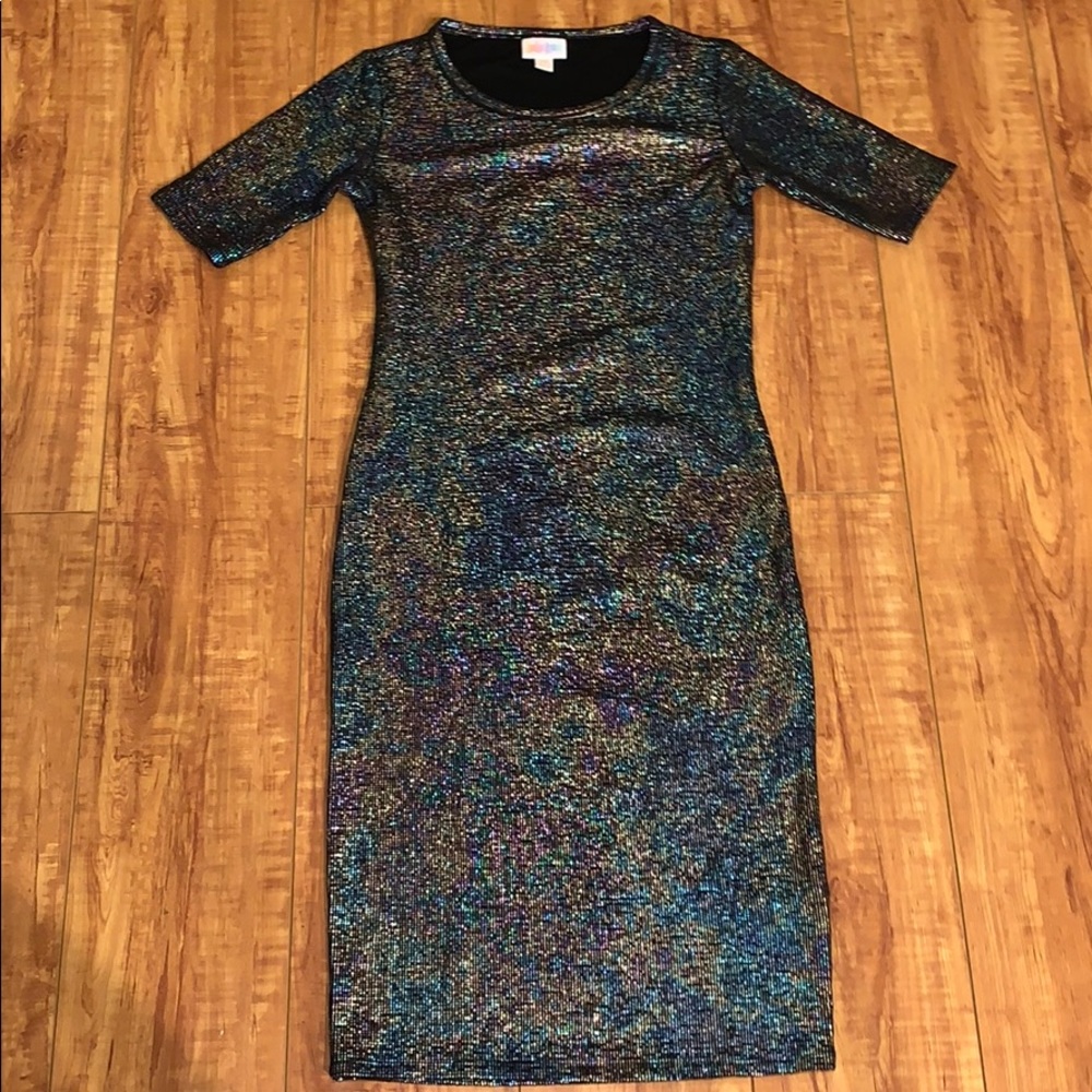 Elegant Oil Slick Julia